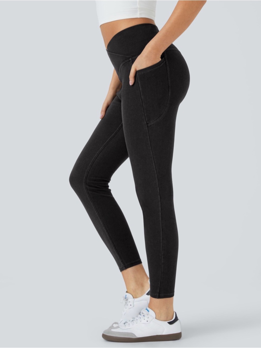 Halara High-Waist Black Women’s Jeggings with Side Pockets
